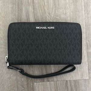 Michael Kors Phone Wallet Wristlet